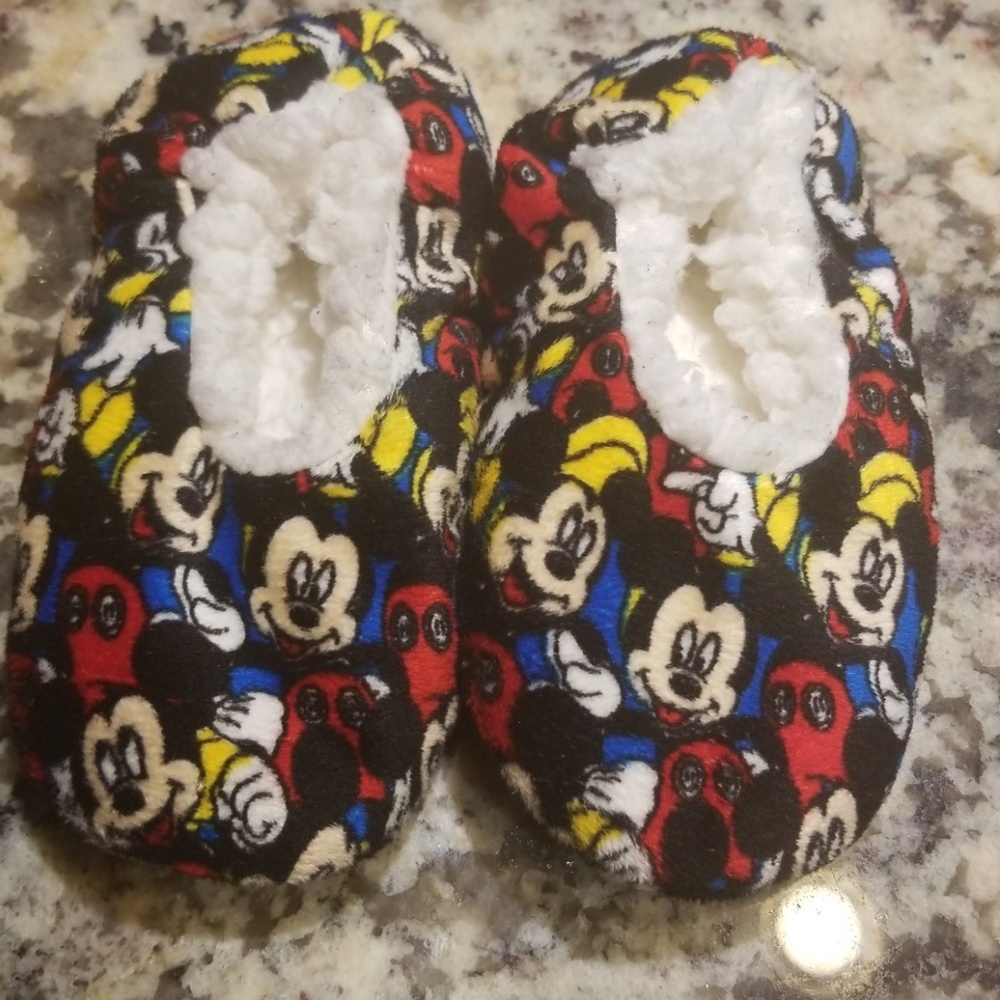 Mickey mouse slippers size 7/8